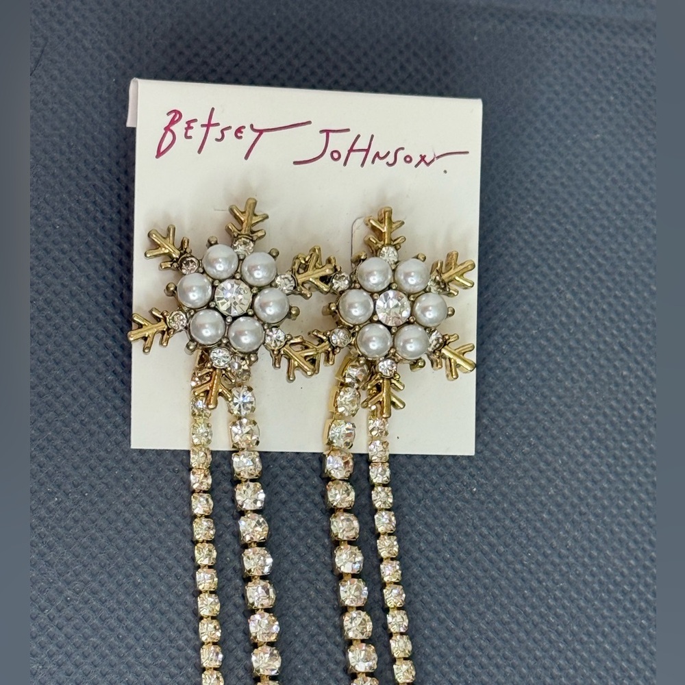 NWT Betsy Johnson Snowflake Rhinestone Crystal Long Dangle Earrings - Picture 4 of 8